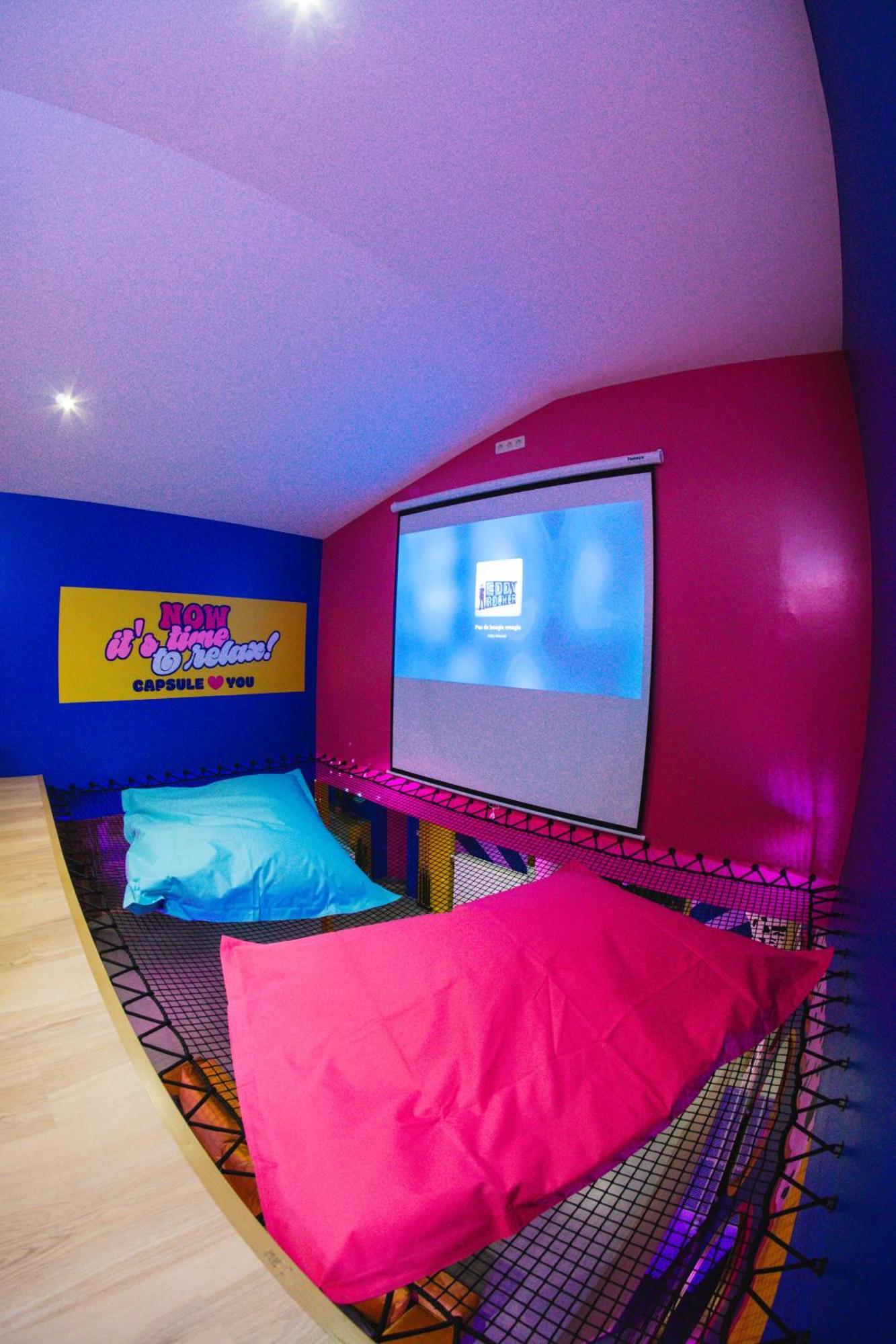 Capsule Boogie-Woogie - Jacuzzi - Sauna - Billard - Jeux - Ecran Geant - Filet Suspendu - Netflix La Louvière Eksteriør billede
