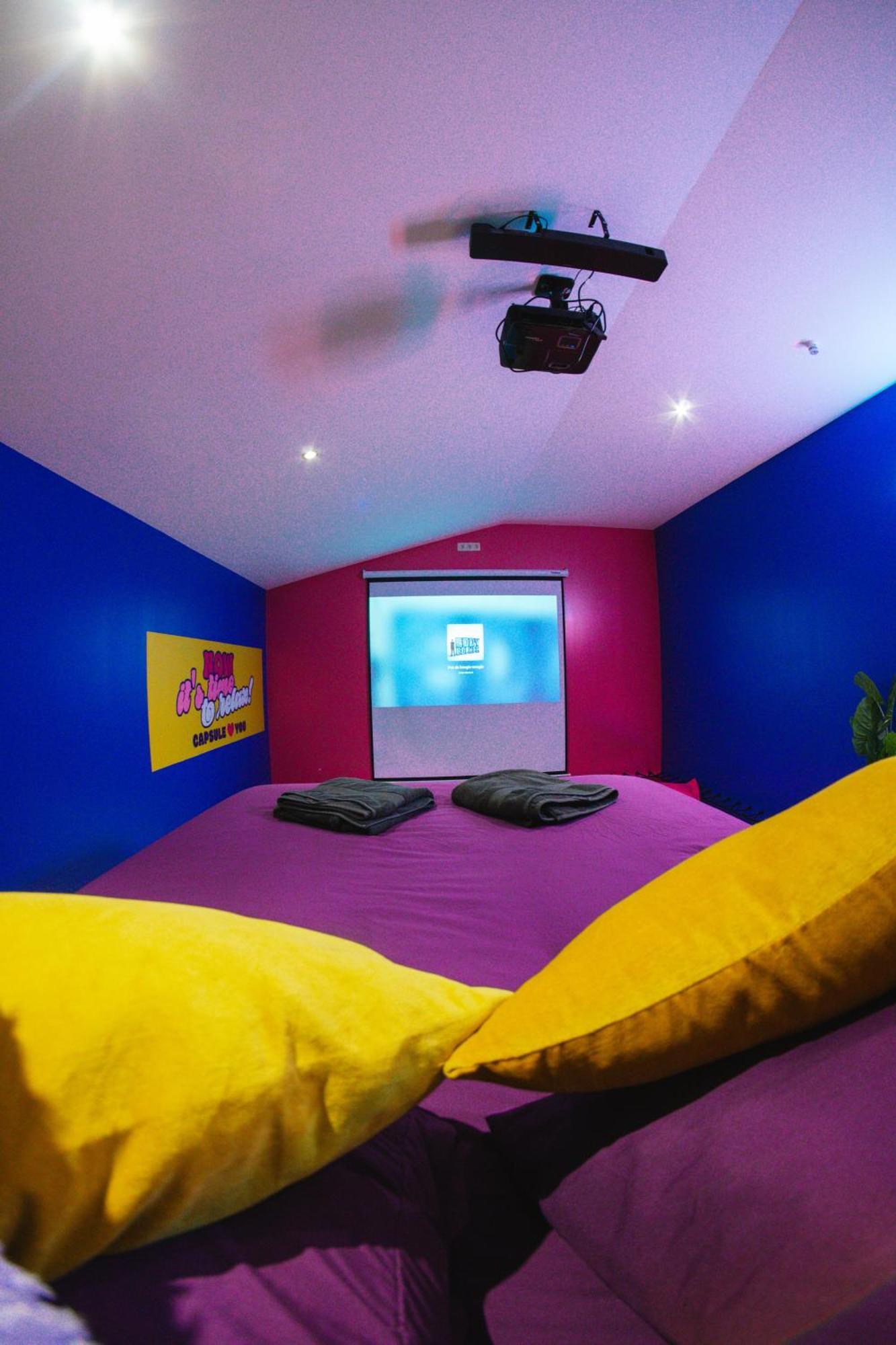 Capsule Boogie-Woogie - Jacuzzi - Sauna - Billard - Jeux - Ecran Geant - Filet Suspendu - Netflix La Louvière Eksteriør billede